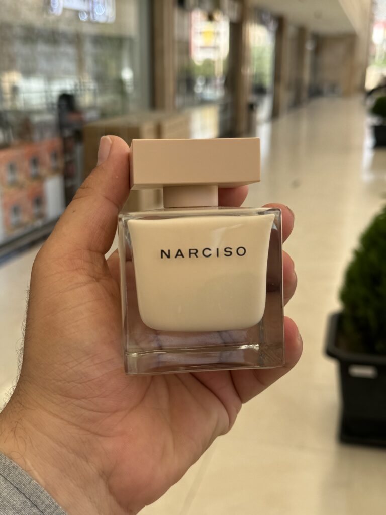 نارسیس رودریگز نارسیس پودری